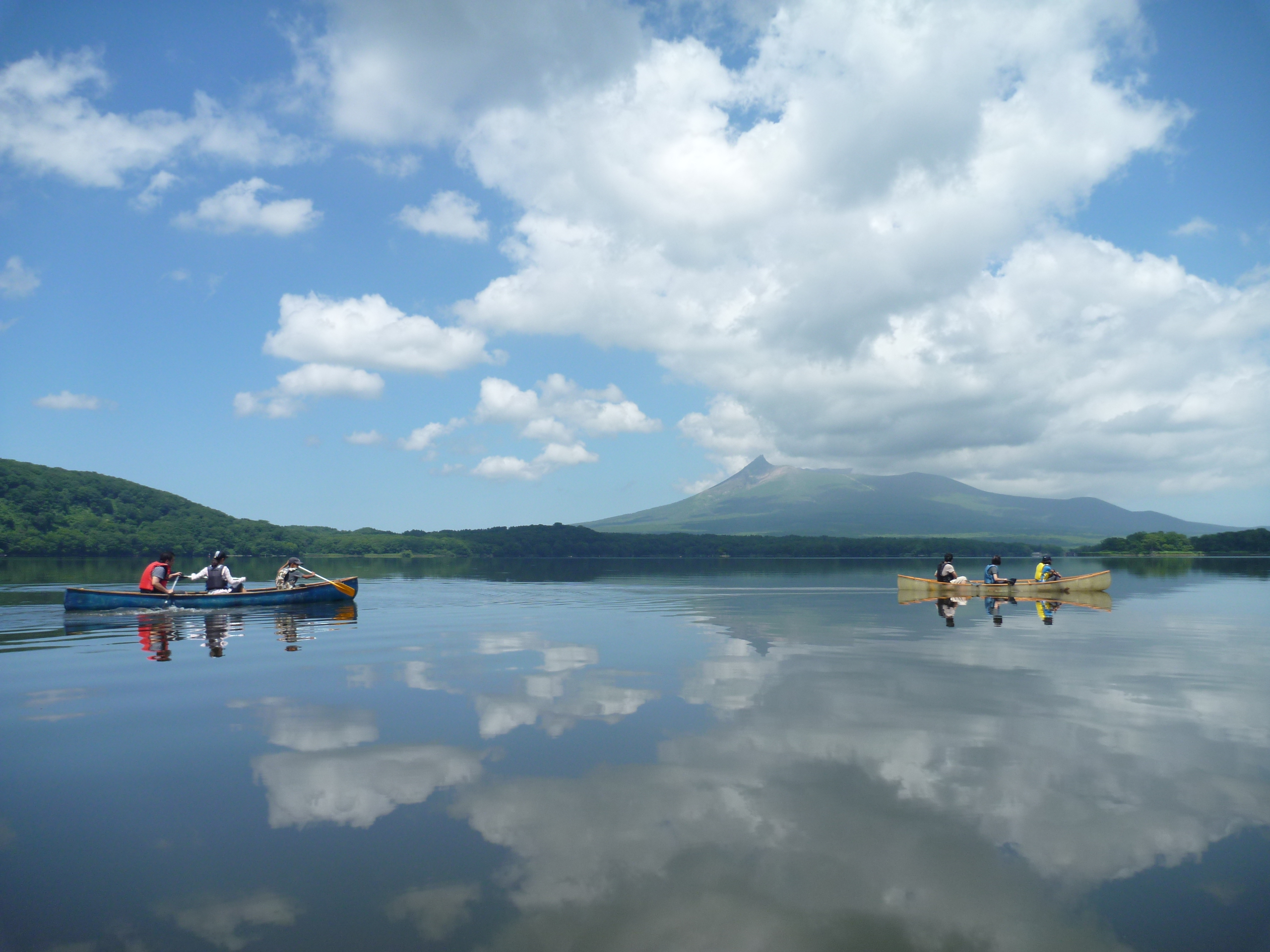 風の無い日は湖面が鏡のように