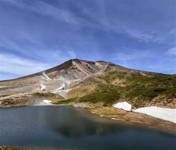 大雪山系の主峰、旭岳