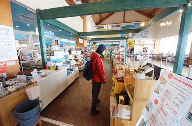 道の駅内には個性豊かなお土産がたくさん。