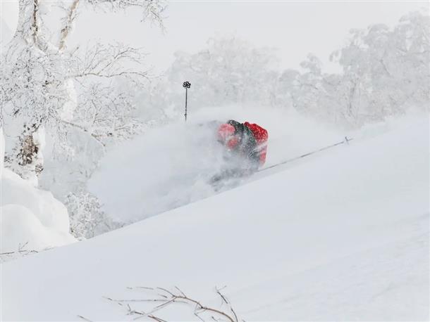 バスでラクラクTOPシーズンのスキー場へ