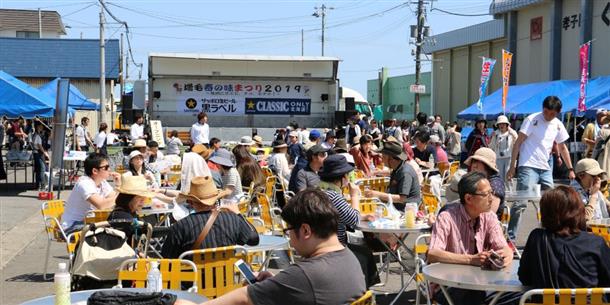 飲食屋台などの露店が並ぶ味覚イベント♪