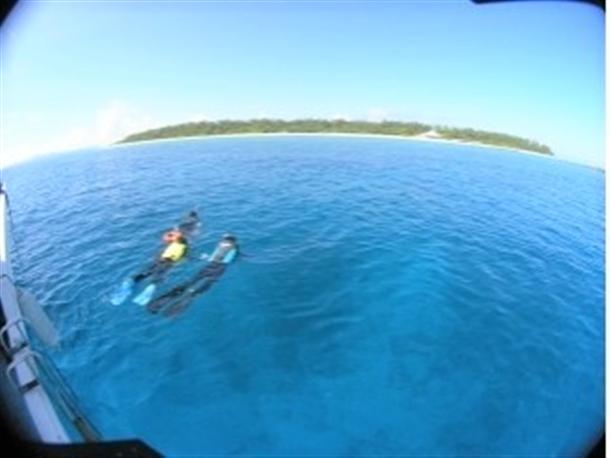 人気スポット・水納島へ！