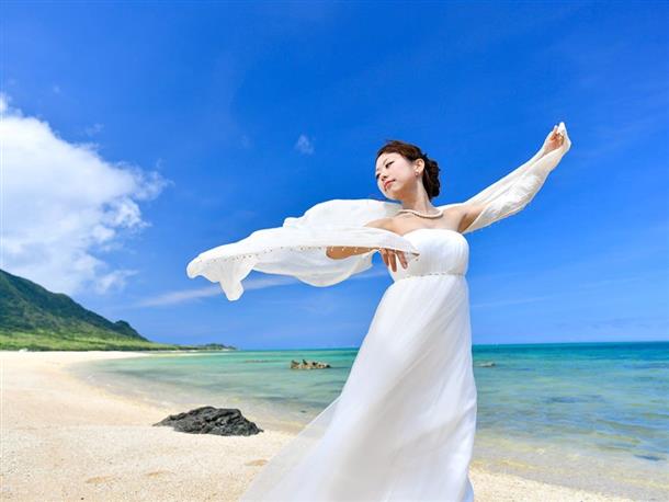 石垣島の綺麗な海で写真を撮ろう