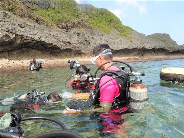 浅瀬でゆっくりと呼吸の練習！