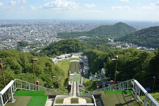 ジャンプスタート地点は迫力満点『大倉山』