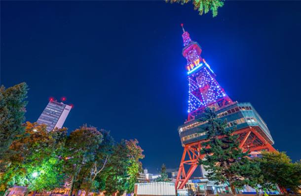 ライトアップされたテレビ塔