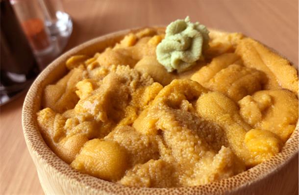 積丹の厳選された甘いうに使用の『うに丼』