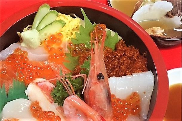 オホーツクの海の恵み♪新鮮海鮮丼を頂こう
