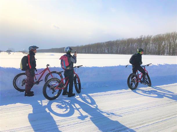 話題のファットバイクで雪上を駆け抜ける！