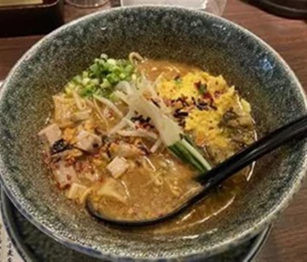 2軒目はいつも行列ができる人気店
