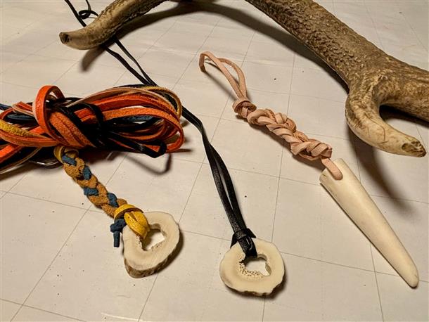 ユニークなネックレス等を作る事が出来る