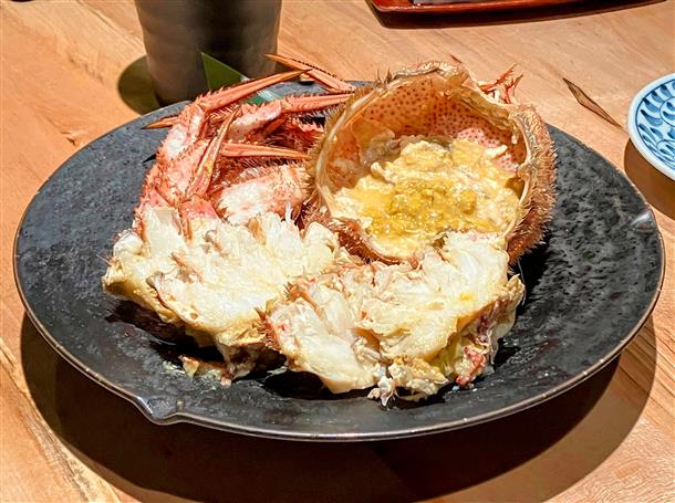 二条市場で選んだ新鮮なカニ料理