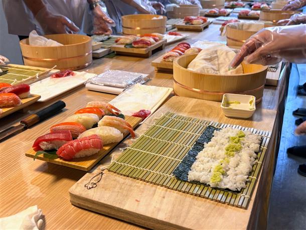 握り寿司と巻き寿司体験