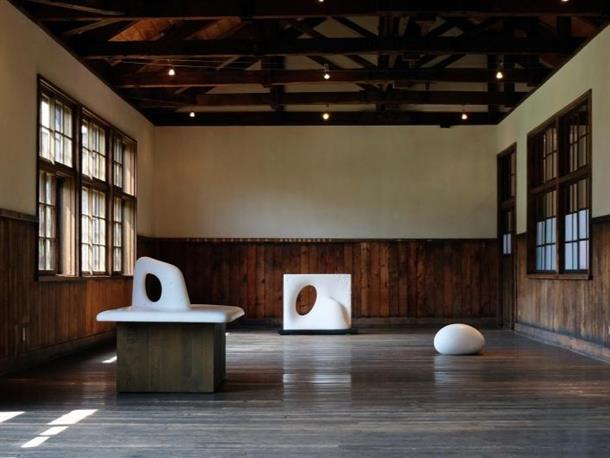 思い思いの時間を過ごすための芸術広場です