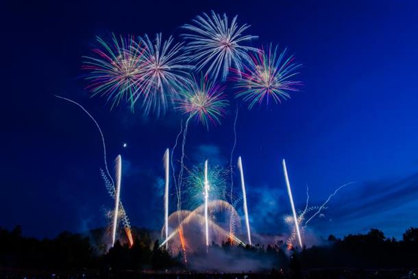 音楽とシンクロした圧巻の花火