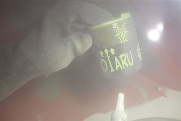 砂かけ作業はスタッフが行うので、安心♪