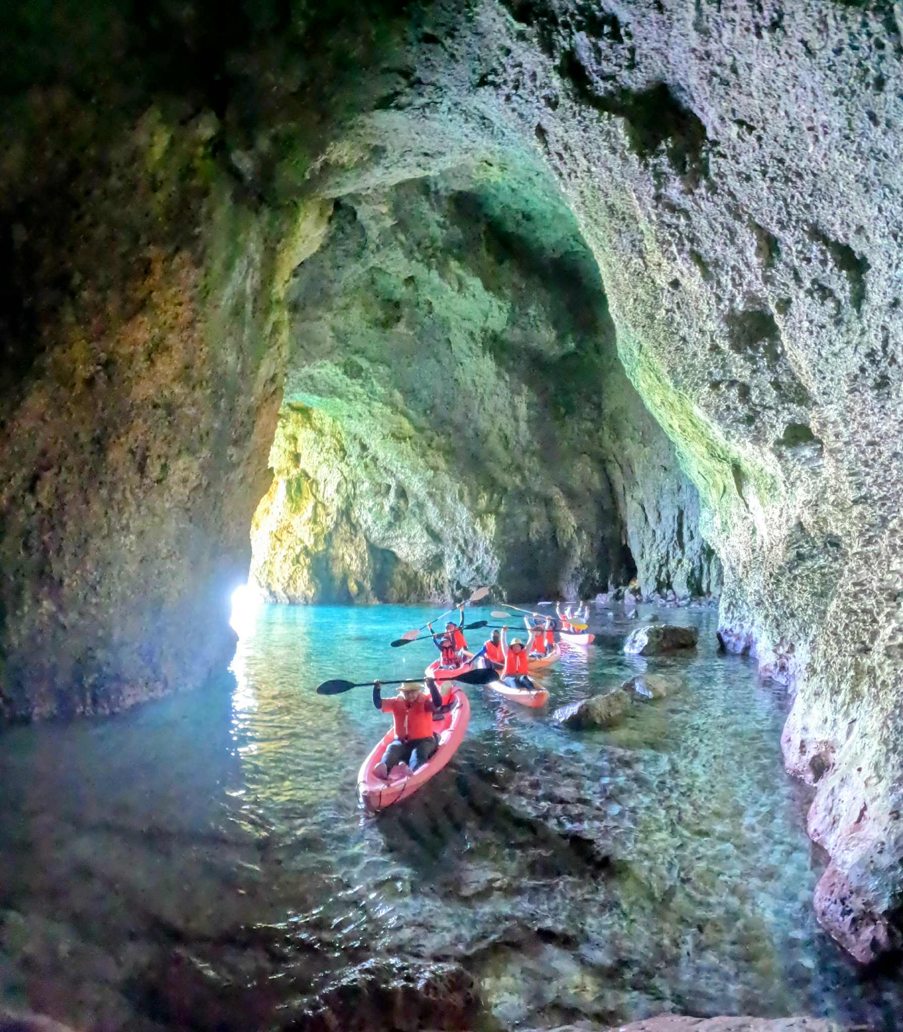 地元の限られた人のみぞ知る秘境へ…