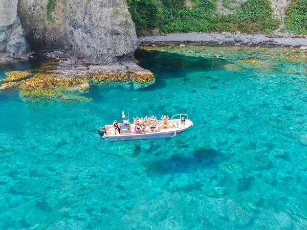 透明度が高く透き通る海♪