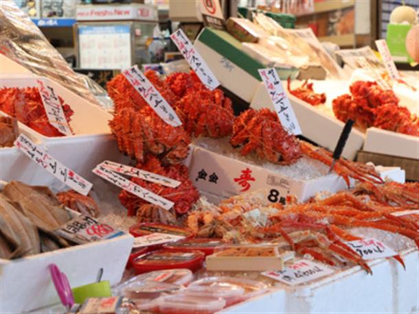 活気あふれる商店街