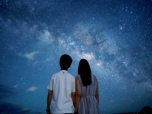 天然のプラネタリウム！仲間同士でワイワイ