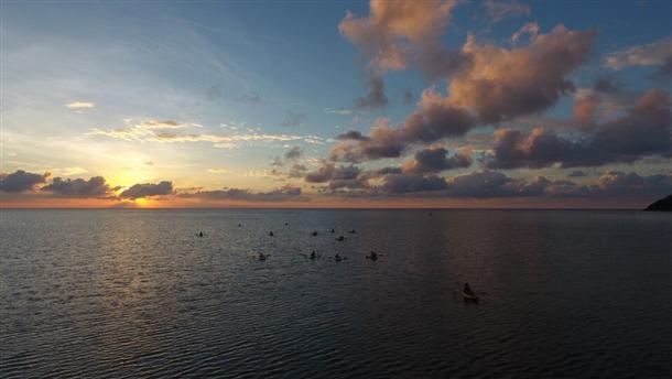 海に沈む夕日を眺めながらのツーリング