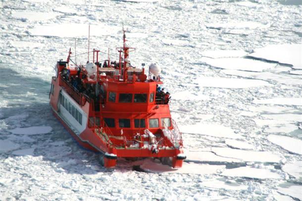 氷の大海原を進むガリンコ号！