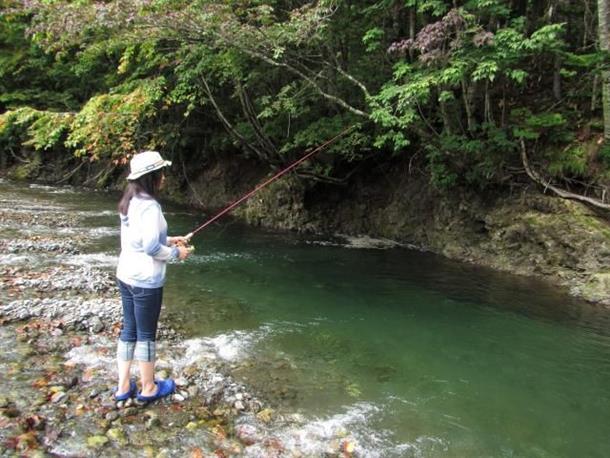 美しい渓流の中で過ごすひと時は格別☆