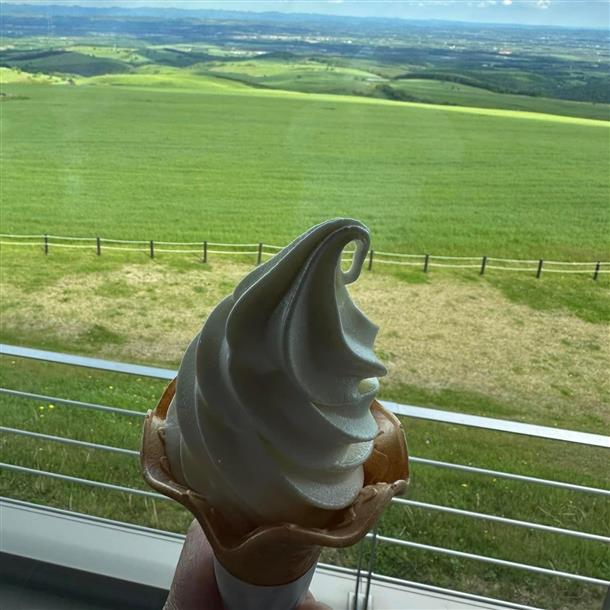 絶景を眺めながら楽しむソフトクリーム♪