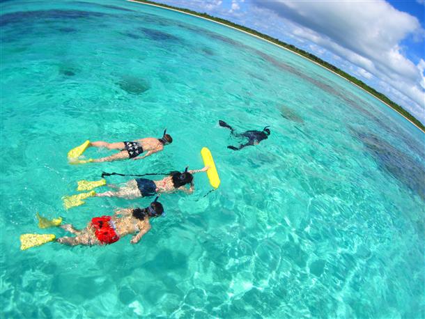 エメラルドの海は最高です！！