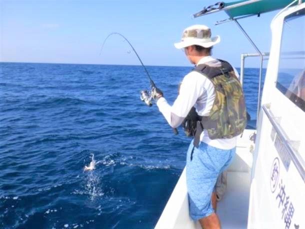 県魚グルクンまたは底物（そこもの）釣り