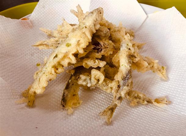 釣ったワカサギは天ぷらに/試食付き♪