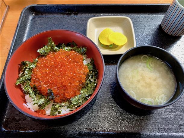 ランチは人気店のリーズナブル海鮮丼！