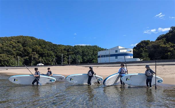 砂浜でレクチャー