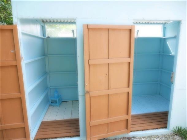 ショップにはシャワー、更衣室完備！