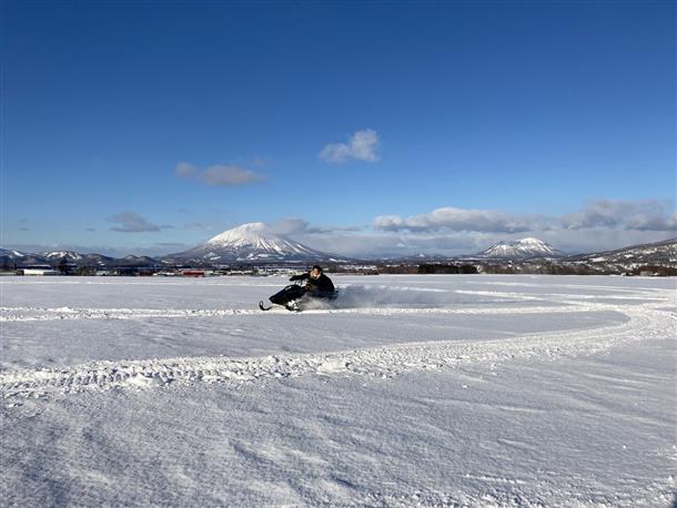 スノーモービルを体験！