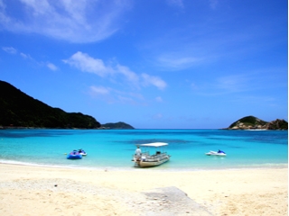 阿波連ビーチで海水浴①