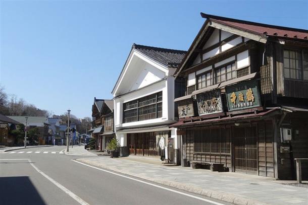 レトロな雰囲気漂ういにしえ街道