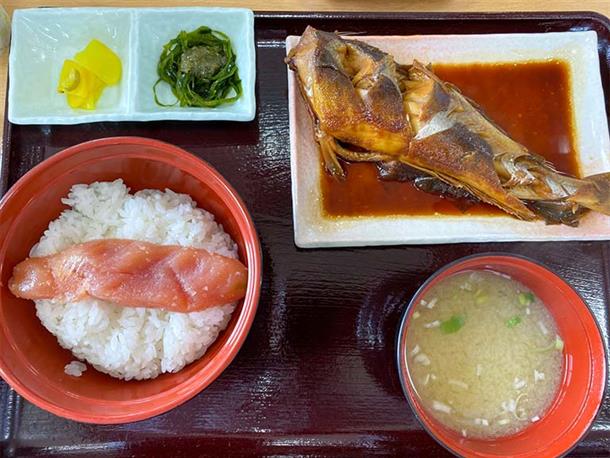 「浜のかあさん食堂」で地元飯に舌鼓♪