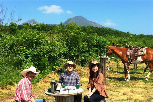 馬も人も雄大な北海道を満喫！