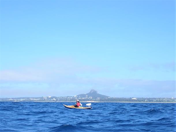 大海原から見る伊江島