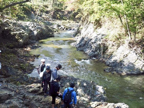 美生川の渓流沿い
