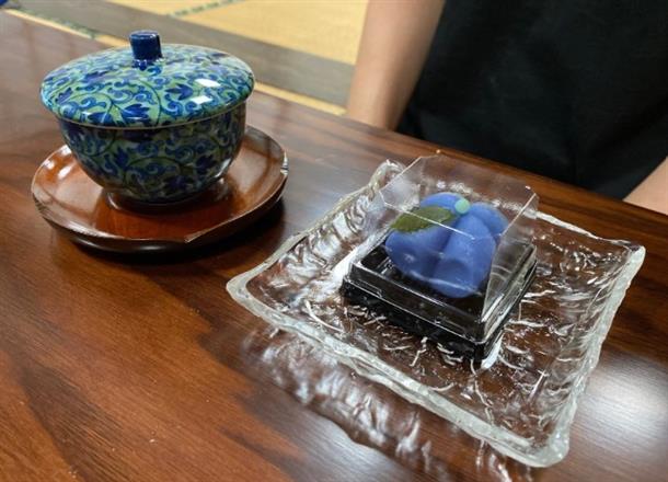 最後はお茶菓子で