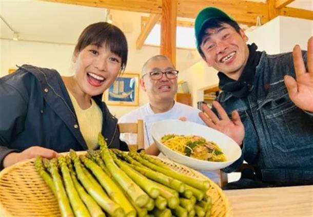 新鮮なアスパラ収穫体験！