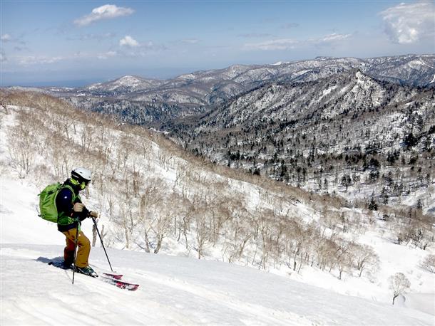 春のバックカントリーツアー！
