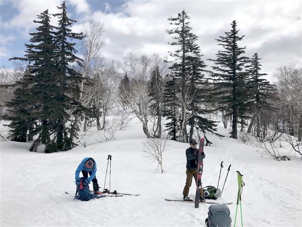 一滑りしたら、ランチタイムと森のカフェ