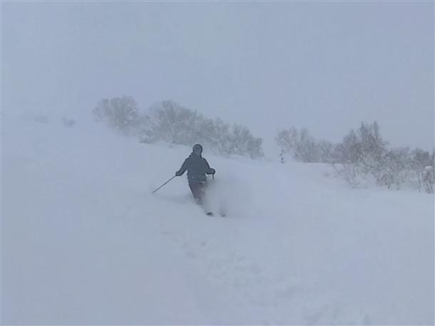 降り積もった深い雪のスキー体験ができます