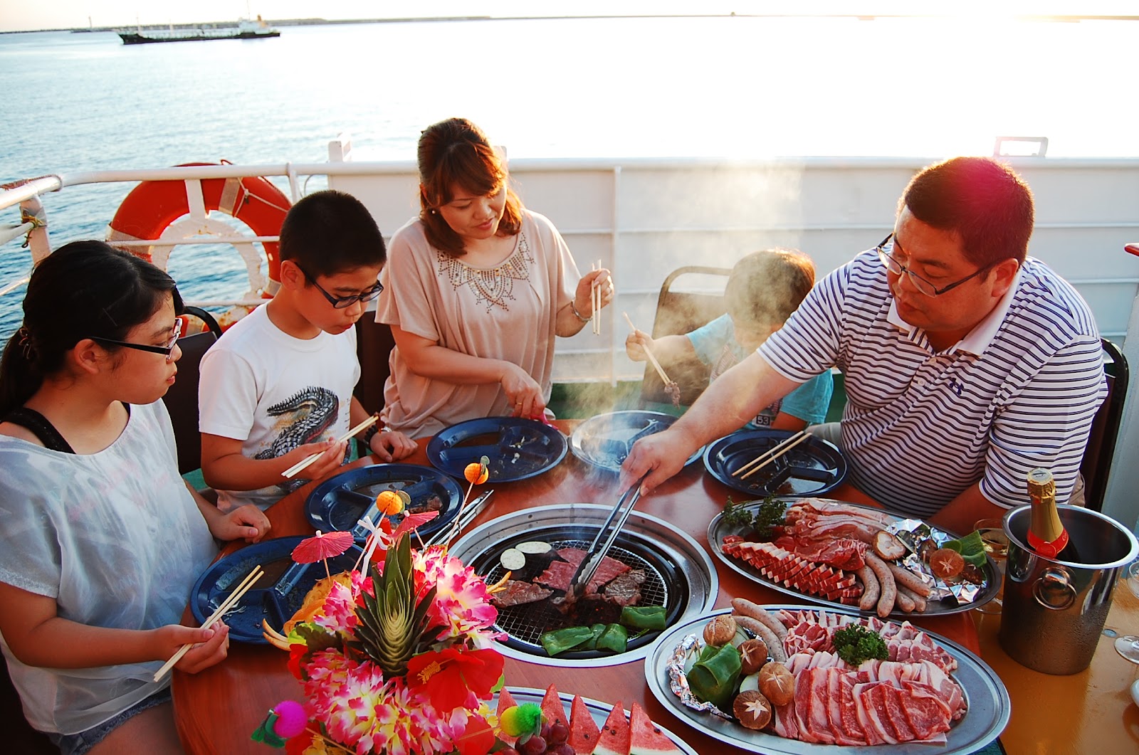 みんなでワイワイBBQ