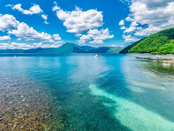 日本有数の水質を誇る支笏湖ブルー