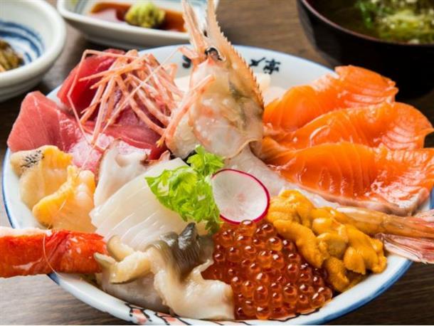 新鮮な海の幸！にカニ・ウニ・ホタテ等