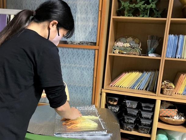 西表島・フクギ染め体験